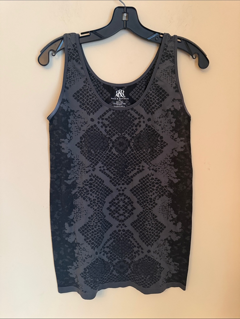 Rock & Republic Black & Gray Snake-Pattern Tank Size XL